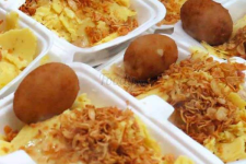 Xôi trứng kho